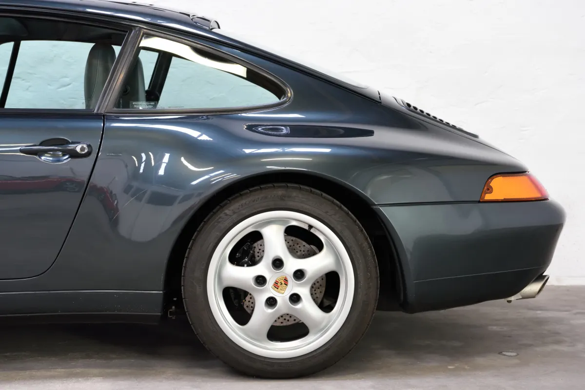 Porsche 993 Carrera aventura