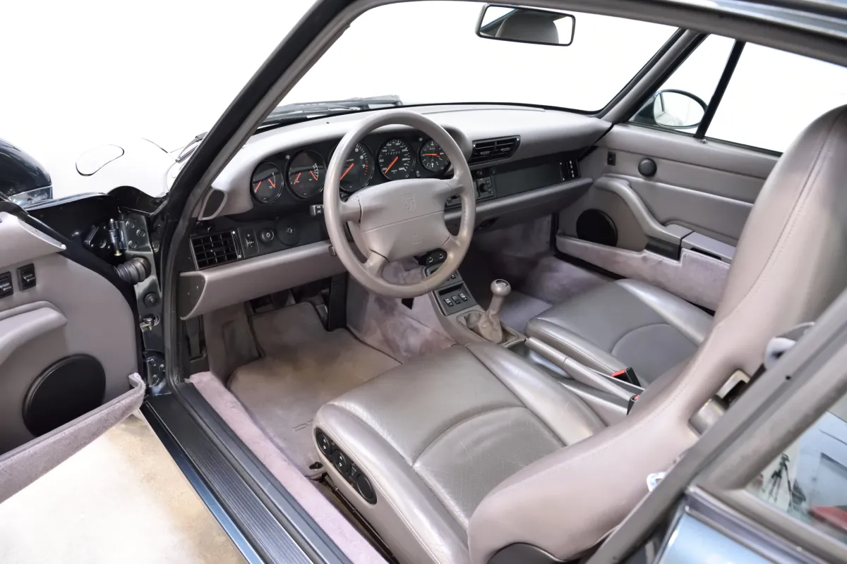 Porsche 993 Carrera aventura