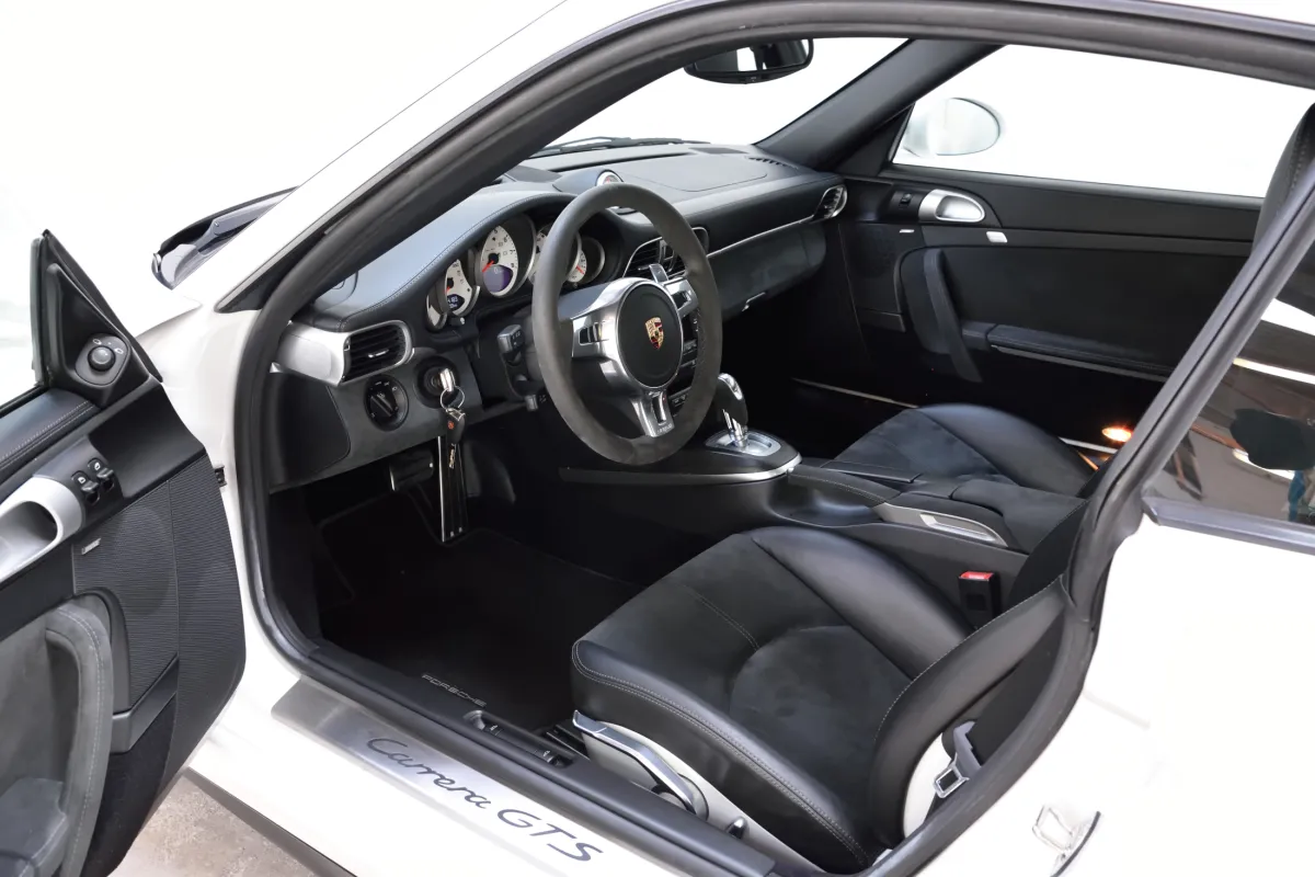 Porsche 997 Carrera GTS