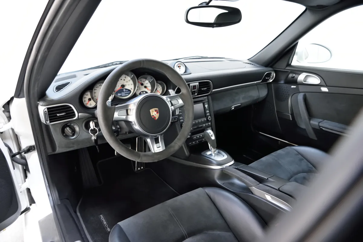 Porsche 997 Carrera GTS