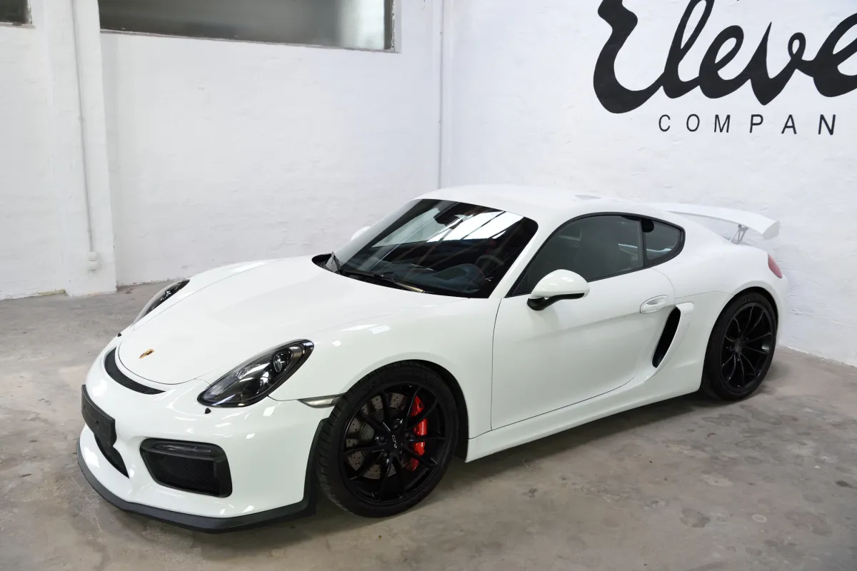 Porsche Cayman GT4