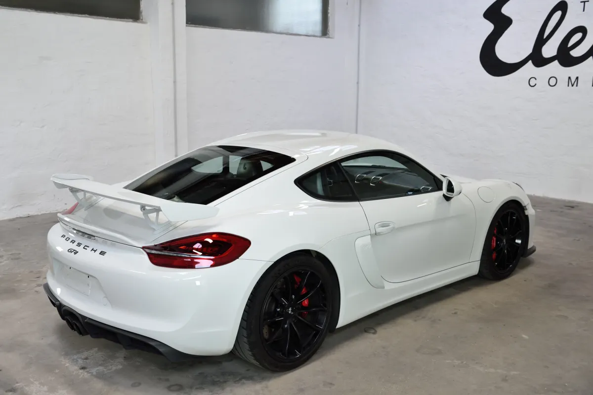 Porsche Cayman GT4