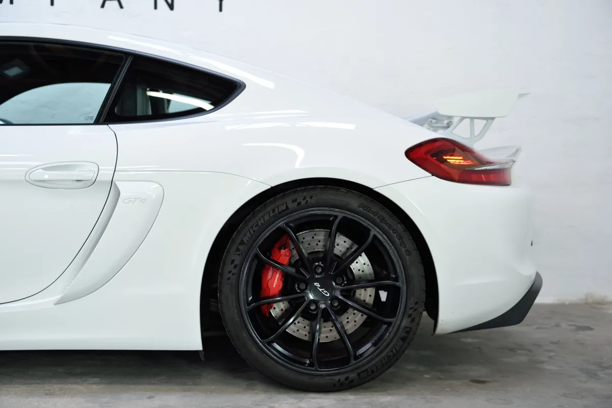 Porsche Cayman GT4