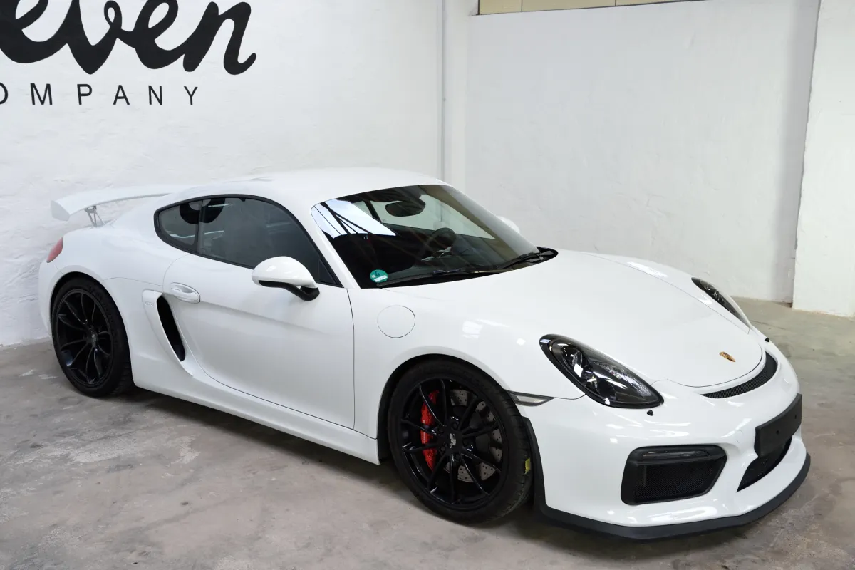 Porsche Cayman GT4