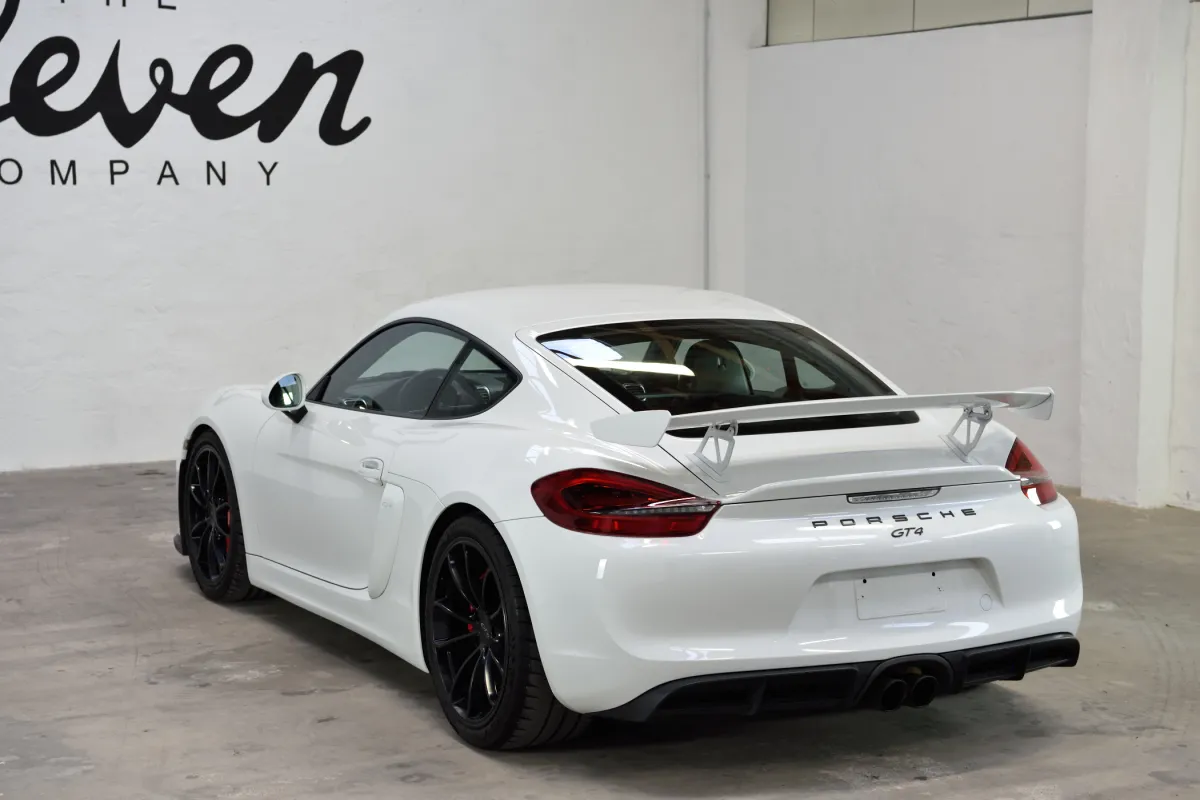 Porsche Cayman GT4